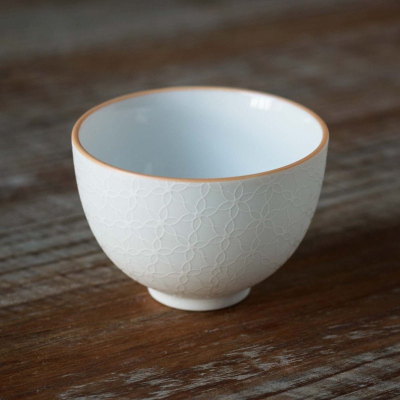 春の花 ・Spring Flowers -すみれ 丸型湯呑 - Yamatsu - 茶壺/茶杯/茶具 - 陶 白色