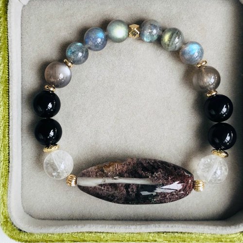 ITS-B635 [デザイナー・ユニーク・ゴーストクリスタル] 天然石宝石