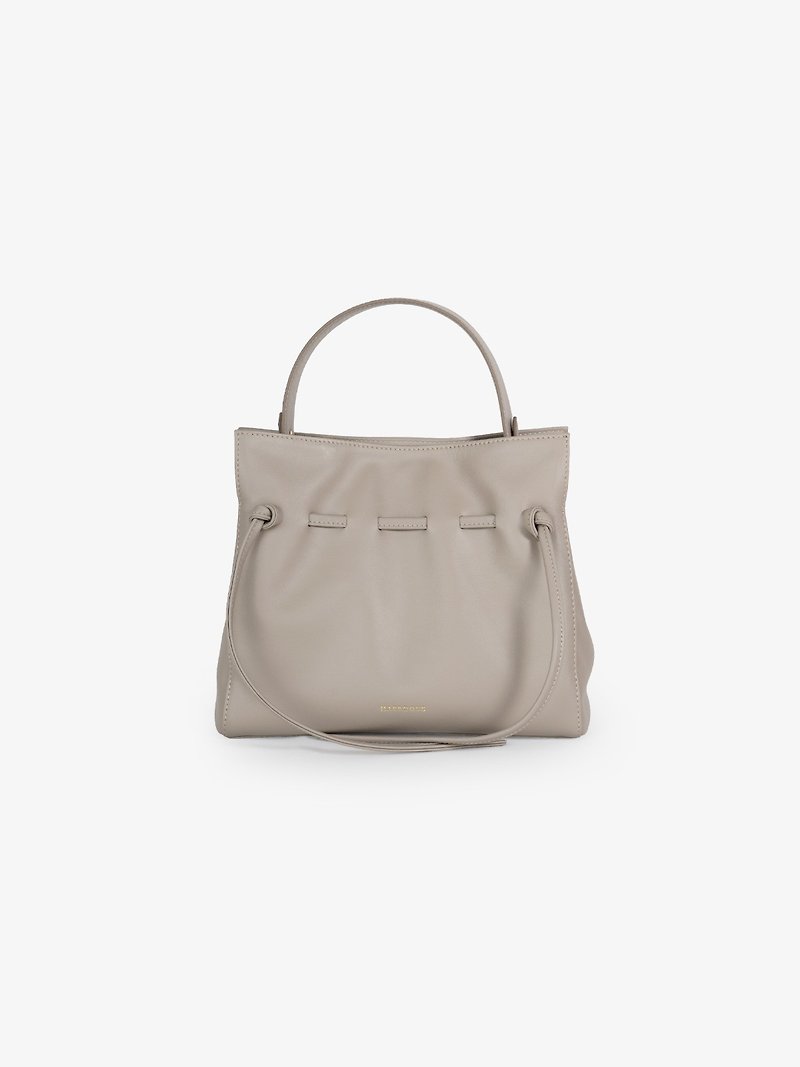 Marroque Wendy drawstring genuine leather crossbody bag in Taupe - その他 - 革 グレー
