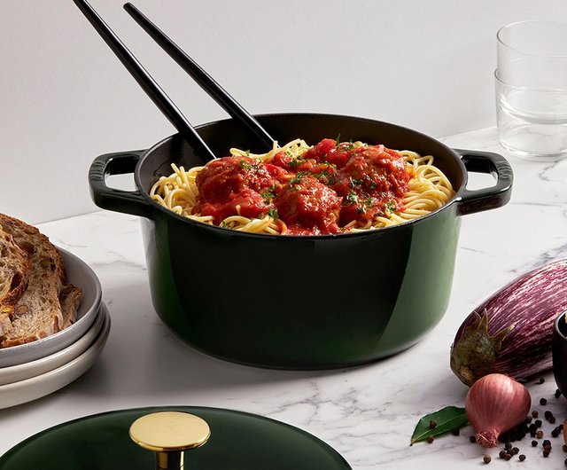 Kana's Milo Cookware Is Made From Recycled Cast Iron