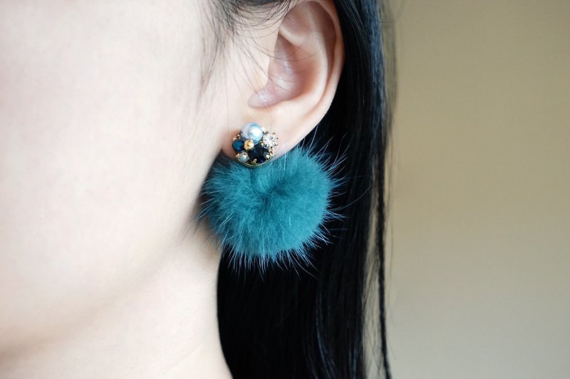 暖冬 - 水晶珍珠毛球兩戴耳環 (醫療級抗敏鋼針 / 耳夾) - 耳環/耳夾 - 其他材質 多色