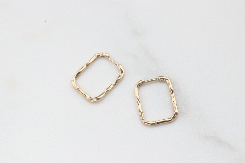 Pure 14K Square Grain Earring irregular shiny square earrings - ต่างหู - เครื่องประดับ สีทอง