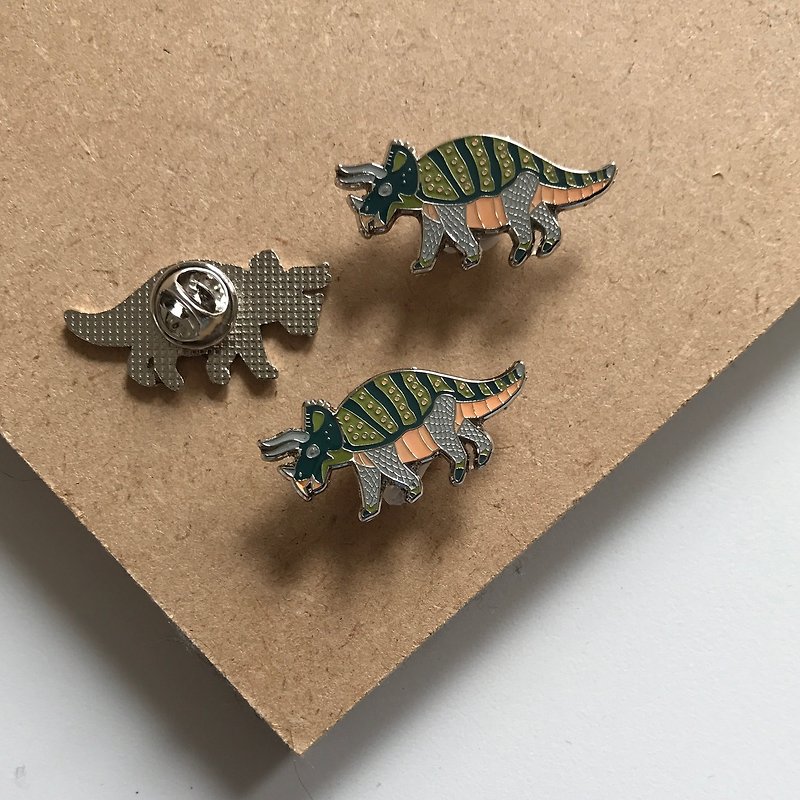 TRICERATOPS DINOSAUR ENAMEL PIN BADGE - Brooches - Other Metals Green