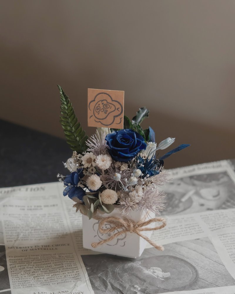 永生花禮 :: 婚禮小物 桌花 祝賀花禮 生日禮物 小擺飾 永生花 - 乾燥花/永生花 - 植物．花 藍色