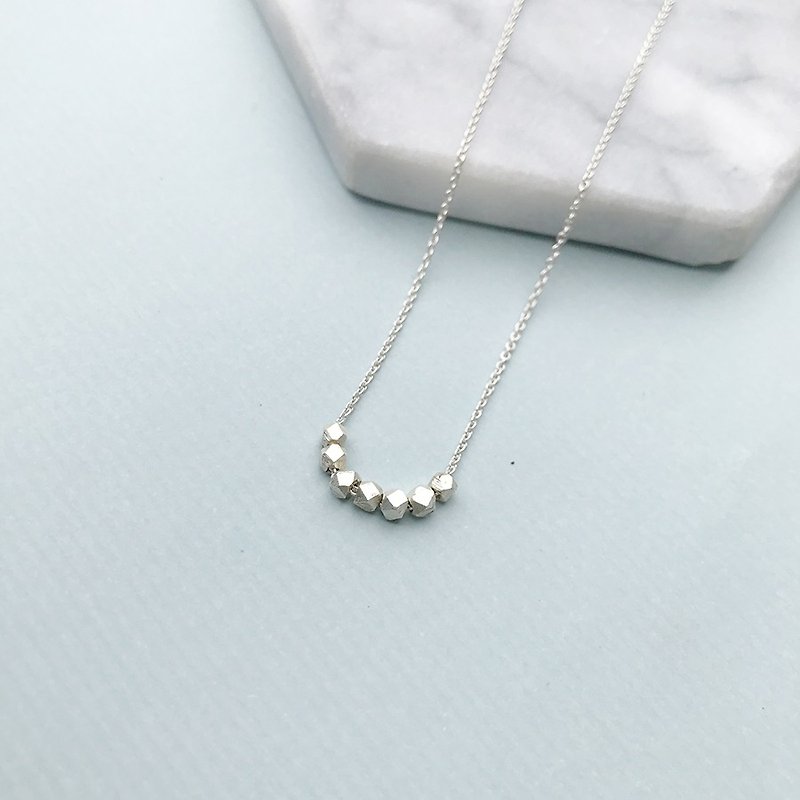 Seven small silver necklace collarbone - สร้อยคอ - โลหะ สีเงิน
