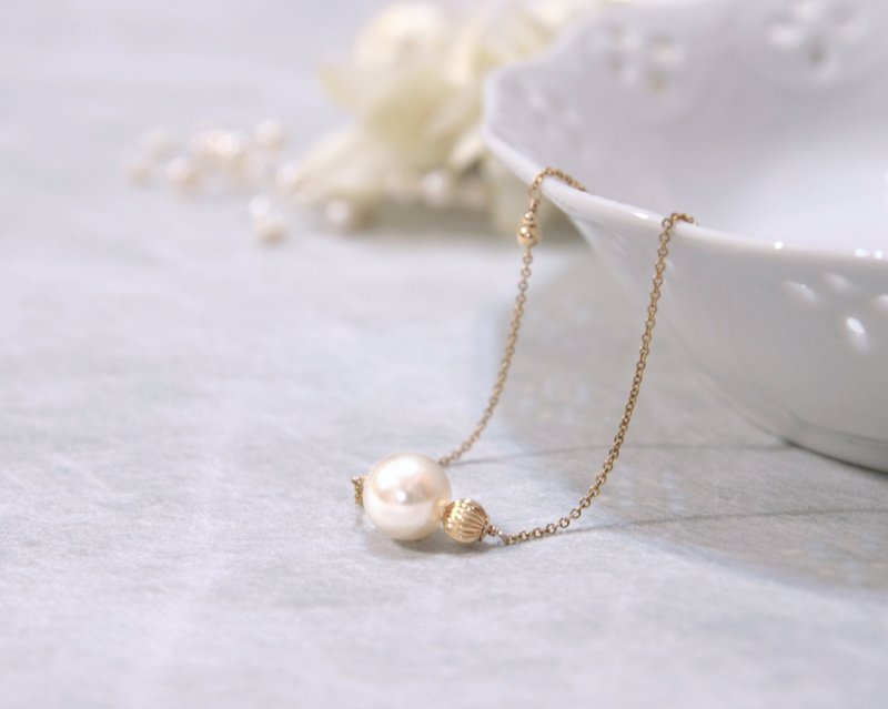 Big beads and small beads snuggle together pearl necklace Swarovski clavicle chain with extension chain~Guardian - Necklaces - Pearl White