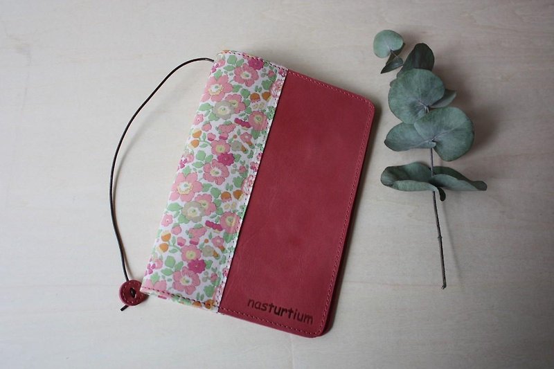 牛革とリバティープリント　ブックカバー ピンク - 筆記本/手帳 - 真皮 粉紅色
