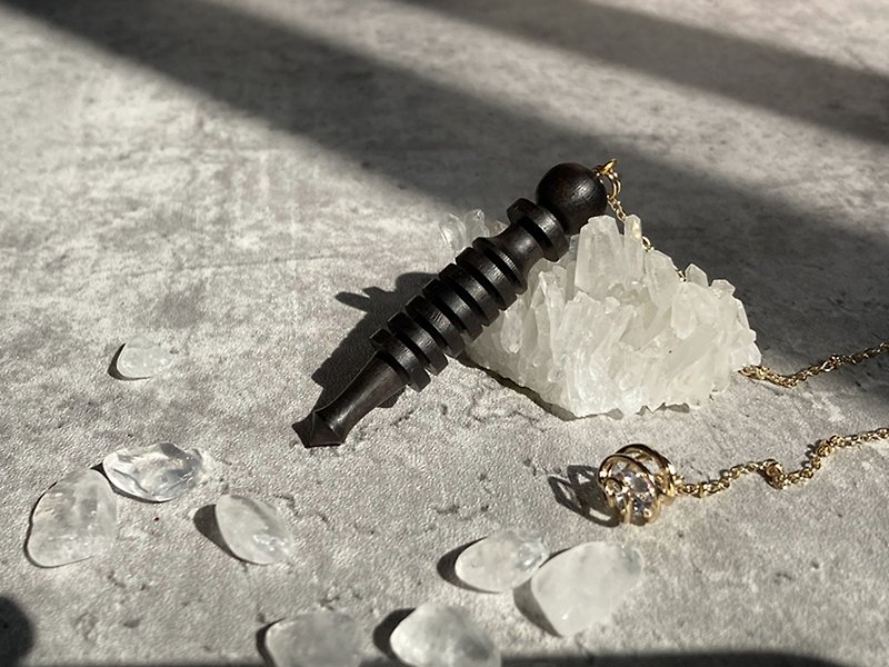 [The key to life. Purple Sandalwood ISIS Wooden Pendulum] Isis, Shaman, Healer | Wooden Pendulum - Necklaces - Wood Black