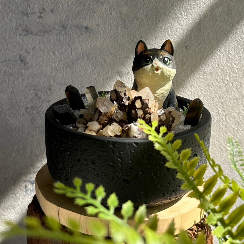 Cat Island Crystal Cluster Purification Basin | Pineapple Crystal Cluster with Volcanic Mud | White Crystal Sand | Gift for Cat Island Cats - สร้อยข้อมือ - เครื่องเพชรพลอย สีเทา