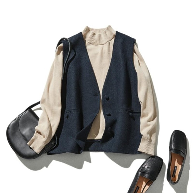 Vintage style adult V-neck vest with covered buttons and wool blend 231106-2 - เสื้อแจ็คเก็ต - ขนแกะ 