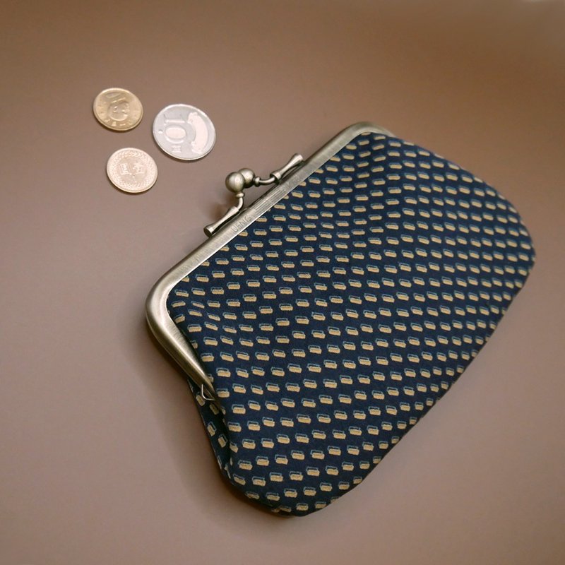 Jazz actress mouth gold bag mother bag / coin purse 【Made in Taiwan】 - Coin Purses - Other Metals Blue