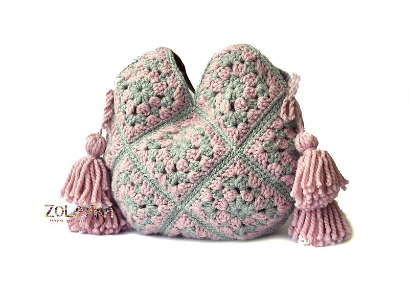 Large shoulder bag leather handles crochet boho handbag wool purse with tassels - กระเป๋าถือ - ขนแกะ สึชมพู