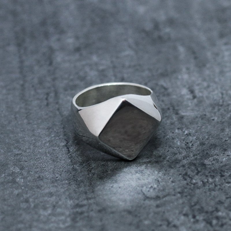 Silver Signet Ring 01 L - แหวนทั่วไป - โลหะ สีเงิน