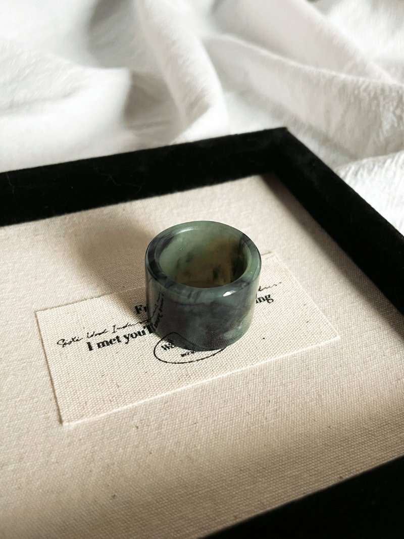 Hetian jade black and green ring - แหวนทั่วไป - หยก สีเขียว