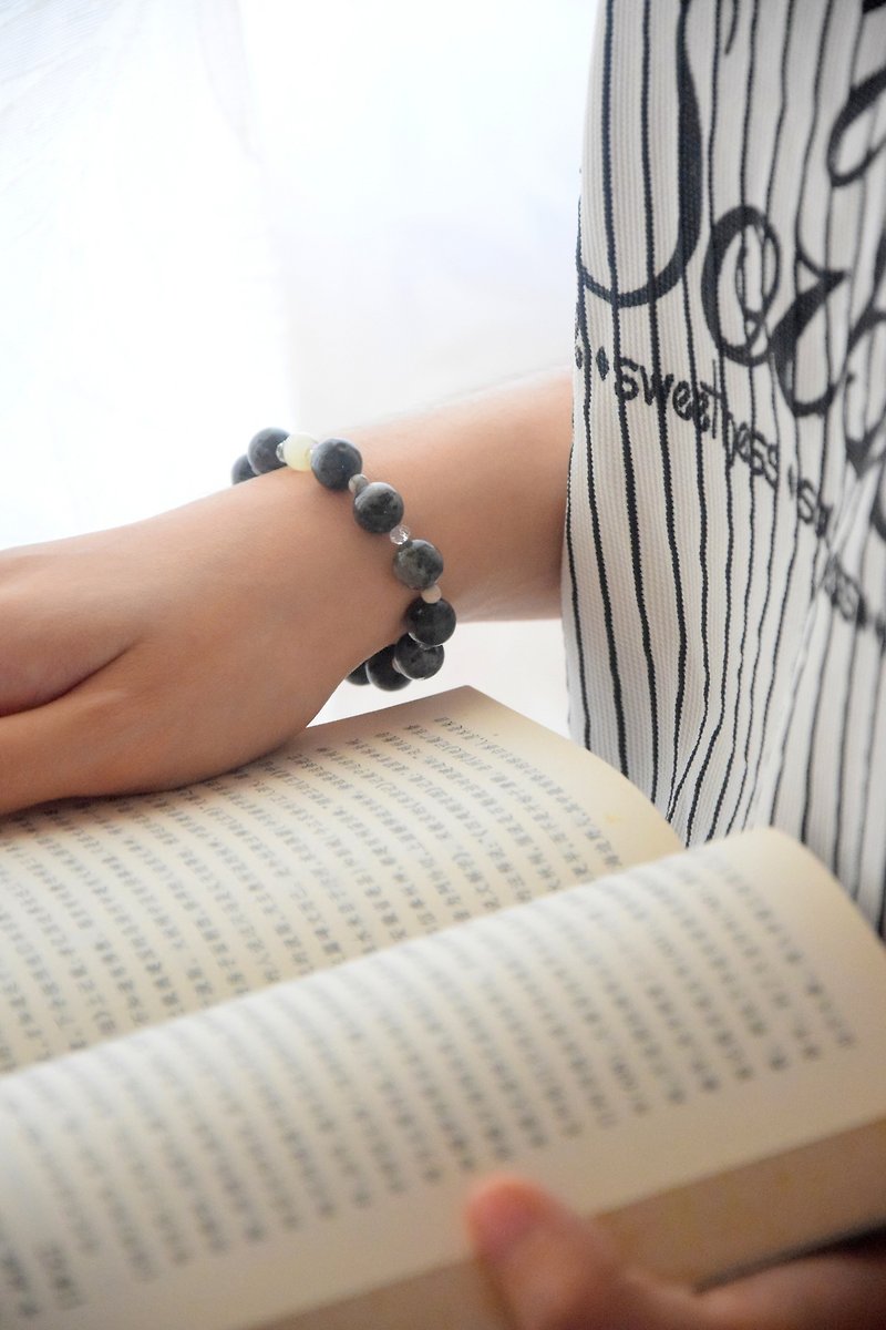 Black Gemstone Beads Handmade Bracelet - สร้อยข้อมือ - หิน สีดำ
