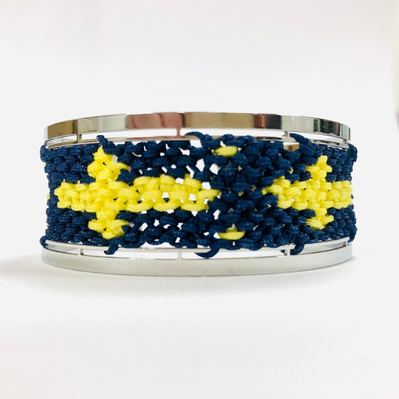 Aboriginal totem environmentally friendly hand-woven thin steel bracelet-each cross is unique - สร้อยข้อมือ - สแตนเลส สีเงิน