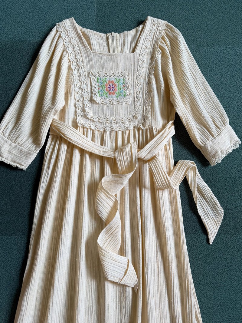 自然生成色蕾絲花邊刺繡裝飾  溫柔乖巧70s vintage - 洋裝/連身裙 - 棉．麻 