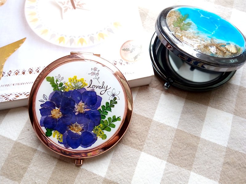 Pressed flowers mirror, Handmade mirror, Pressed Flower Compact Mirror - Makeup Brushes - Other Metals Blue