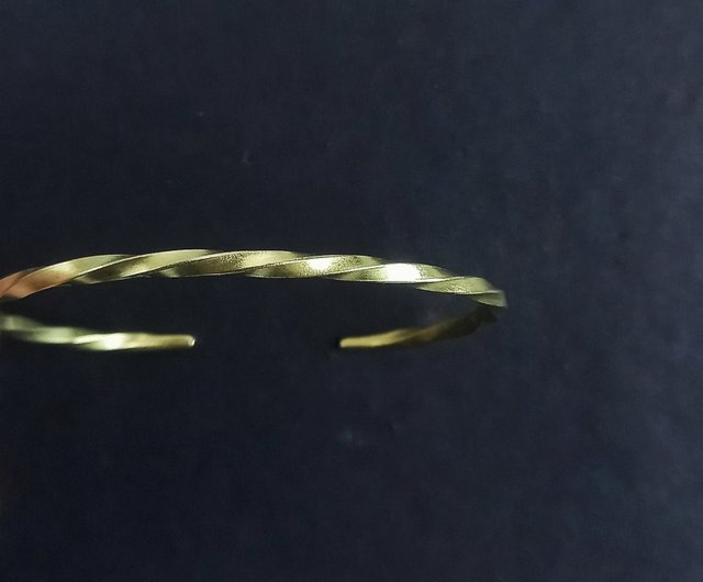nagisa tokyo kintsugi bangleバングル 金継ぎ 真鍮 nagisa tokyo kintsugi bangleバングル 金継ぎ 真鍮 - メルカリ