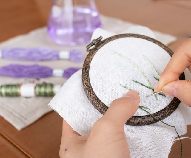 ラベンダーの花の刺繍製作キット はじめての方でも安心