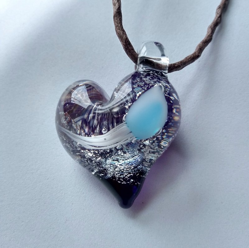 Jellyfish in heart - Necklaces - Glass Silver