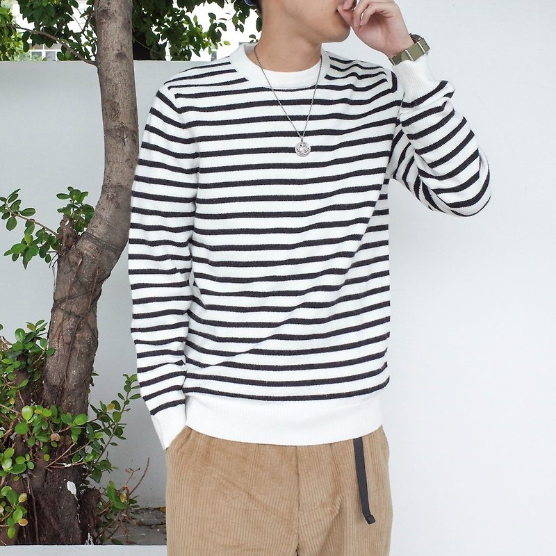 Japanese with winter warm sweater black and white striped headband round neck sweater Stripe Knit - สเวตเตอร์ผู้ชาย - ผ้าฝ้าย/ผ้าลินิน ขาว