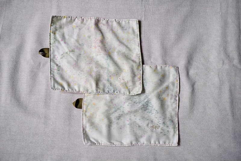 Japanese flower cloth swan white rabbit / hand embroidered face handkerchief - ผ้าเช็ดหน้า - ผ้าฝ้าย/ผ้าลินิน 