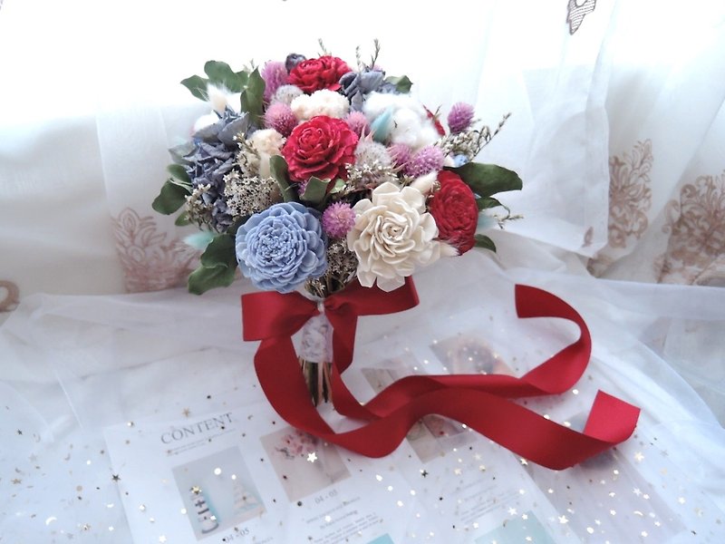 [Enamoured] Red Rose Dry Flower Bouquet / Bridal Bouquet / Hand Tied Flower - Dried Flowers & Bouquets - Plants & Flowers Red