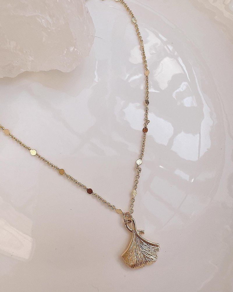 C&W 18ks925 shiny disc three-dimensional ginkgo leaf pendant necklace - สร้อยคอ - เงินแท้ สีทอง