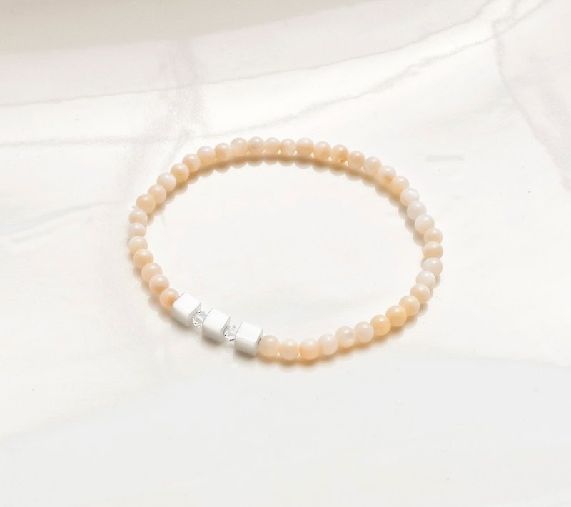 A touch of moonlight - Bracelets - Gemstone White