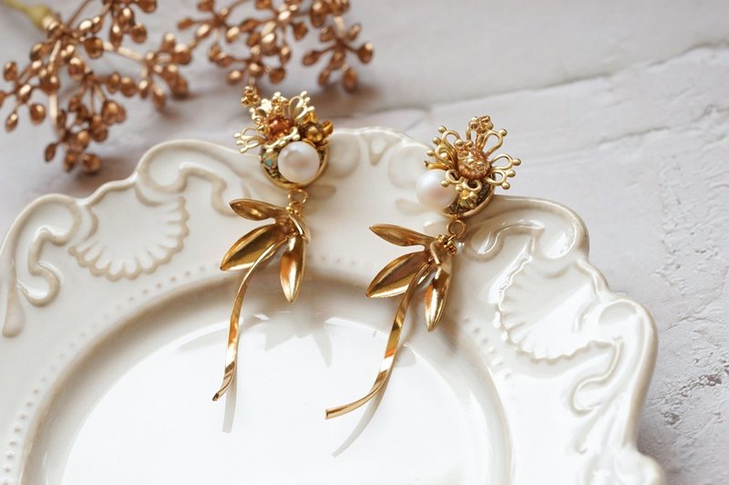 Autumnal Equinox - Vintage Flower Dangle Earrings - Earrings & Clip-ons - Stainless Steel Gold