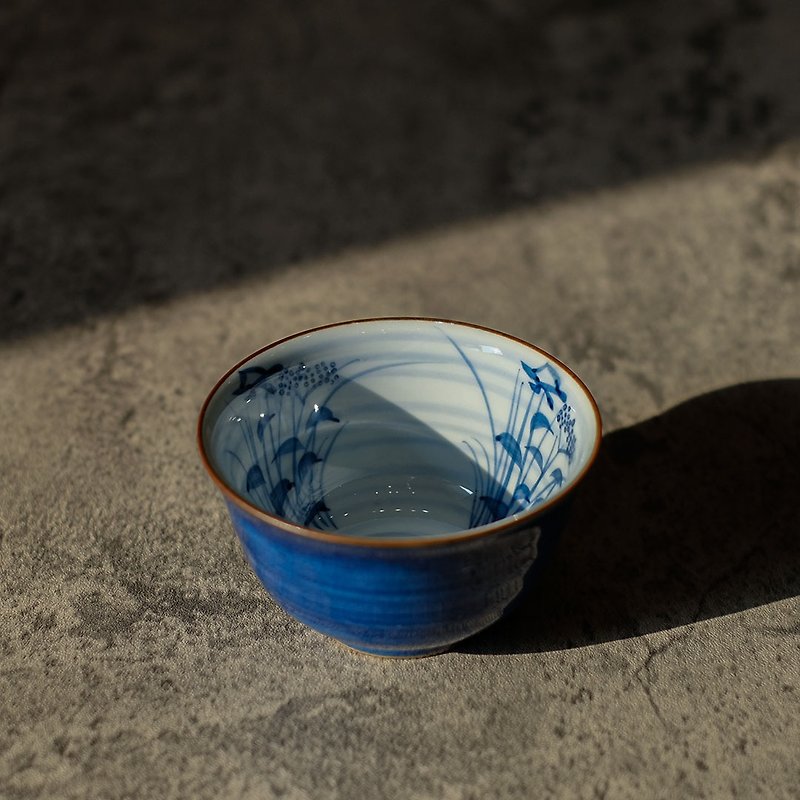 【Japanese Ancient Art】Ji blue glaze autumn grass pattern fried tea cup - Teapots & Teacups - Porcelain 