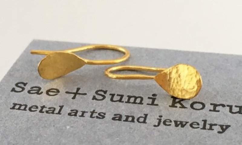 K24 Pure Gold Drops  純金ピアス/ホック・クリップタイプ 片耳 - 耳環/耳夾/耳骨夾 - 其他金屬 金色