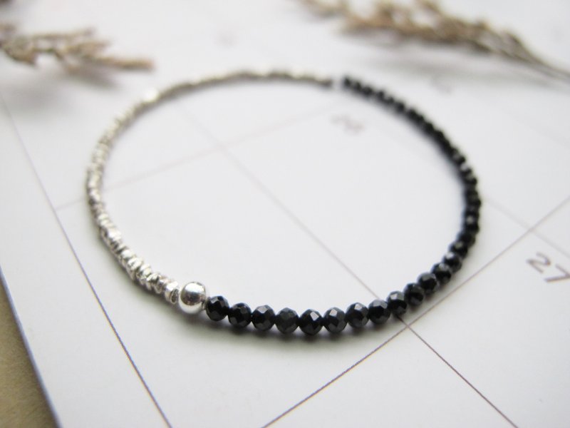 Black Stone 925 Sterling Silver [Small Semi-circular Silver Piece] Gather wealth and enhance confidence to exchange gifts - Bracelets - Crystal Black