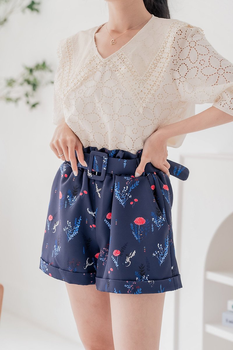 [Poly print] Japanese style lotus leaf shape Wenqing shorts with belt Wallace, UK - Women's Pants - Cotton & Hemp Blue