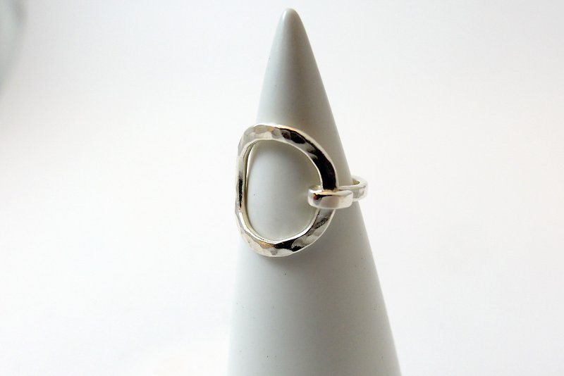 zo.craft Round pull hook texture ring/925 sterling silver - แหวนทั่วไป - โลหะ สีเทา