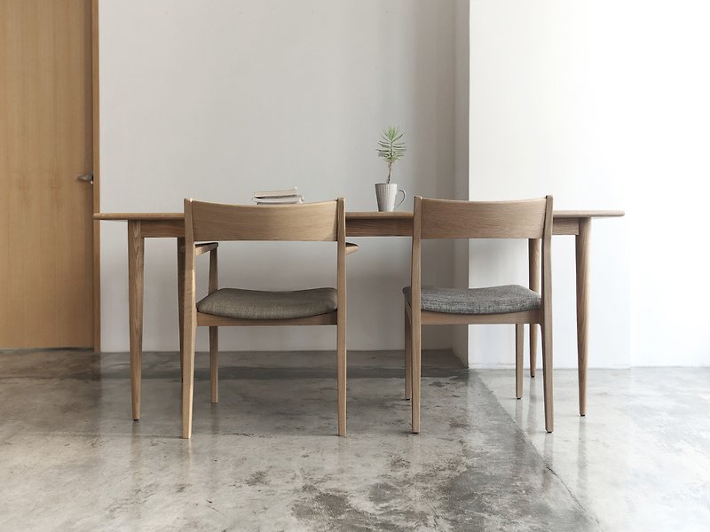 極簡薄邊設計餐桌 - 餐桌/書桌 - 木頭 咖啡色