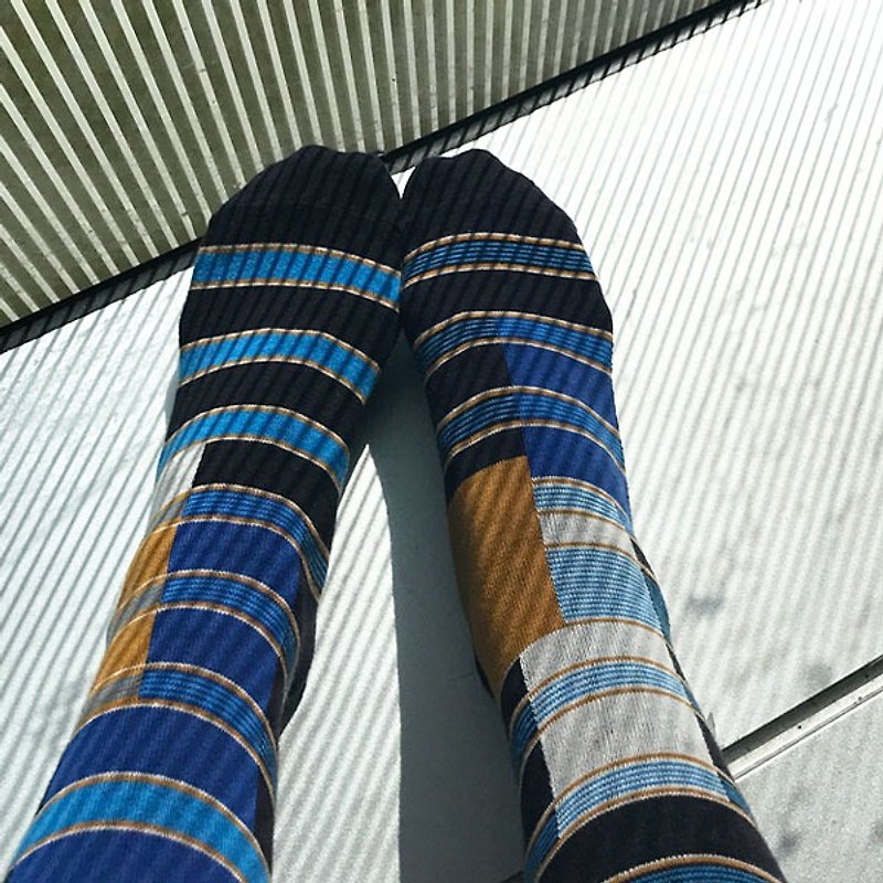 socks_blue sunset / irregular / socks / stripes / blue - ถุงเท้า - ผ้าฝ้าย/ผ้าลินิน สีน้ำเงิน