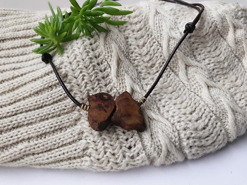 There Xiao Nan wood necklace and bracelet. - Necklaces - Wood Multicolor
