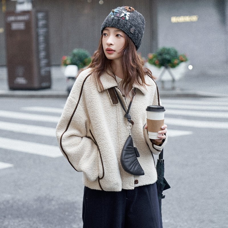 Contrast color lapel lamb wool coat|Coat|Two colors|Autumn and winter style|Sora-1653 - Women's Casual & Functional Jackets - Wool Multicolor