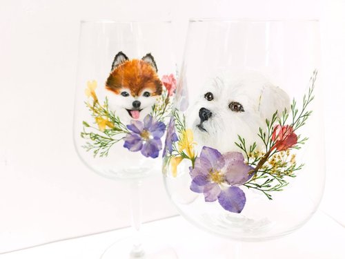 Customized gift / a pair of hand-painted small wine glasses with pressed  flower / comes with a fluid painting resin glue wine holder - Shop  littlehappiness Bar Glasses & Drinkware - Pinkoi