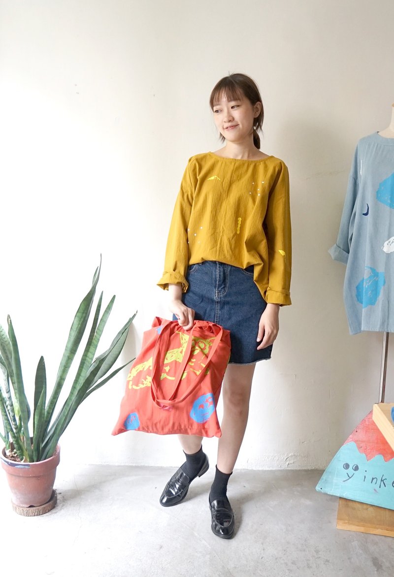 Replenishment to :) Yinke original printed mustard sleeves wide mountain snow top - เสื้อผู้หญิง - ผ้าฝ้าย/ผ้าลินิน สีส้ม