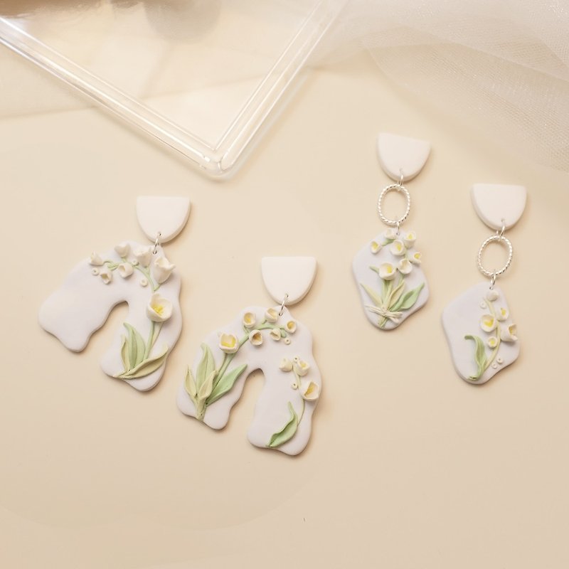 Soft pottery earrings earrings forest flower leaves spring simple small fresh ins bell orchid blooming bellflower - Earrings & Clip-ons - Clay Blue