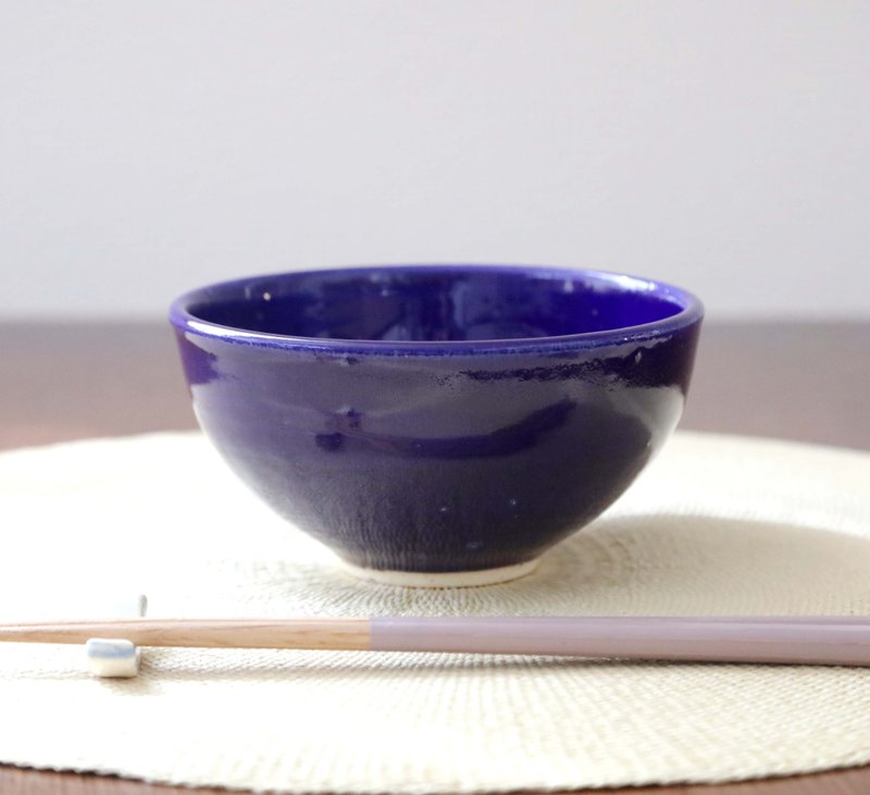 A rice bowl with lapis lazuli glass glaze that can also be used as a small bowl. - ถ้วยชาม - ดินเผา สีน้ำเงิน