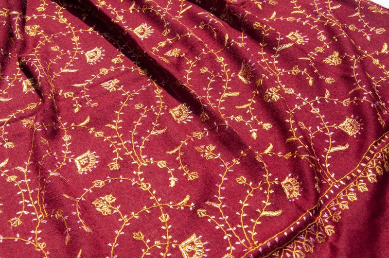 Kashmir Cashmere / Wool Scarf / Pure Wool Shawl / Ring Velvet Shawl - Embroidered Flowers - ผ้าพันคอถัก - ขนแกะ สีแดง