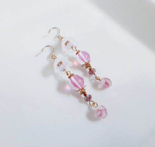 135 ピンクベージュシェルボタン✖︎鈴蘭　ハンドメイド　ピアスorイヤリング 楽天市場】すずらん ピアスの通販