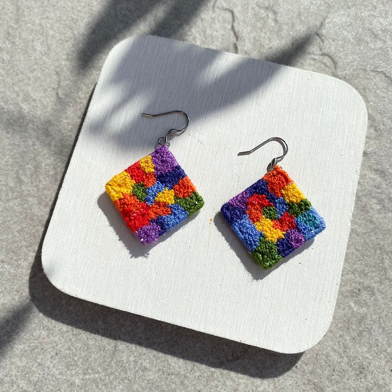 Tuanhua_Hand-embroidered earrings - Earrings & Clip-ons - Thread Multicolor