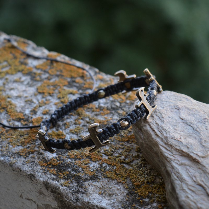 Cat bracelet Bronze cats black cotton cord woven bracelet Cat lover gift - Bracelets - Cotton & Hemp Black