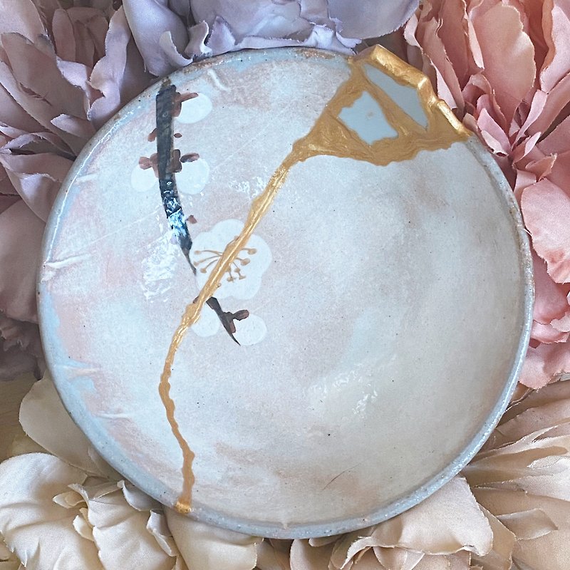 梅の花の呼び継ぎ器 - 皿・プレート - 陶器 ピンク