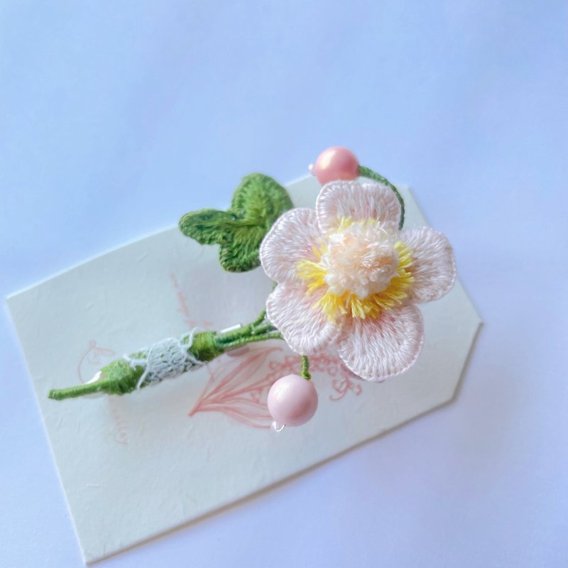 [Autumn Peonies] Bouquet Brooch | Keychain | Three-dimensional embroidered flowers - Brooches - Cotton & Hemp 